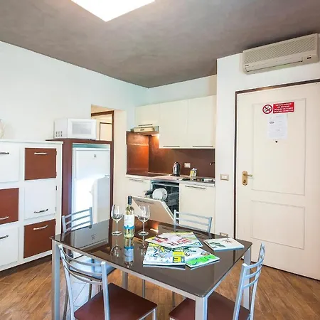 Rosa Trilo Sup Apartment